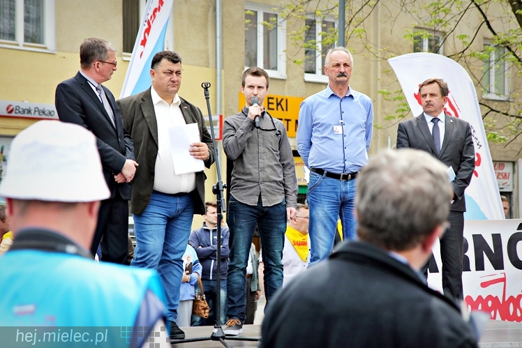 Pikieta w obronie PZL Mielec ws. przetargu na śmigłowce dla polskiej armii