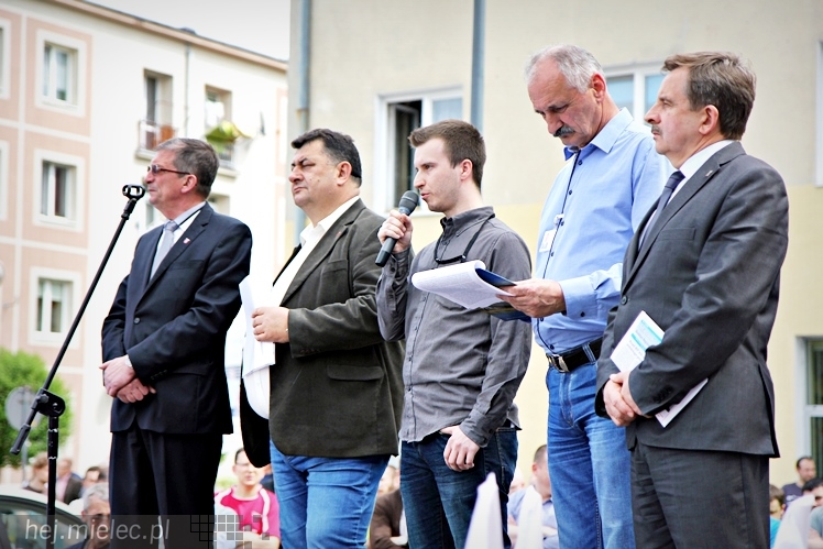 Pikieta w obronie PZL Mielec ws. przetargu na śmigłowce dla polskiej armii