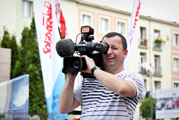 Pikieta w obronie PZL Mielec ws. przetargu na śmigłowce dla polskiej armii