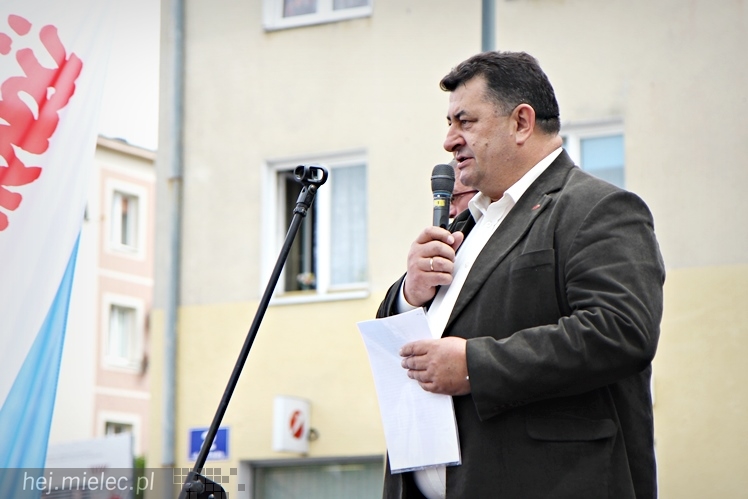 Pikieta w obronie PZL Mielec ws. przetargu na śmigłowce dla polskiej armii