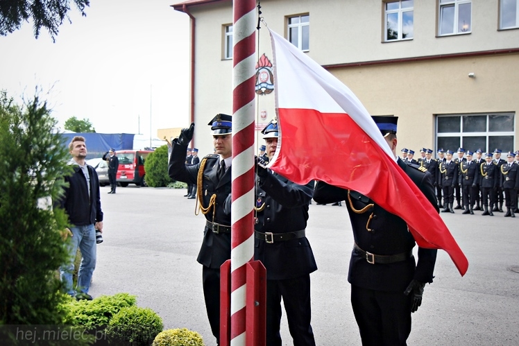 Święto Strażaka i wręczenie awansów PSP w Mielcu