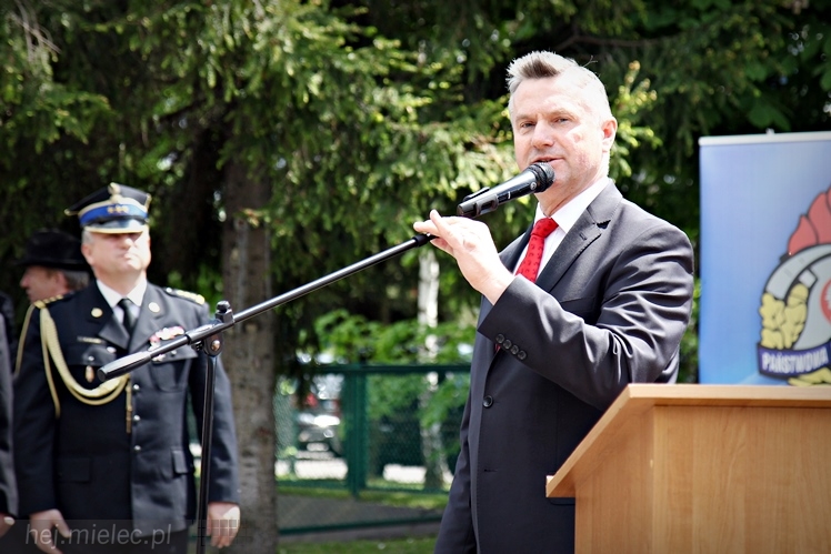 Święto Strażaka i wręczenie awansów PSP w Mielcu