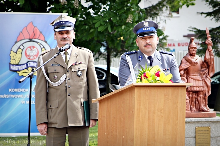 Święto Strażaka i wręczenie awansów PSP w Mielcu