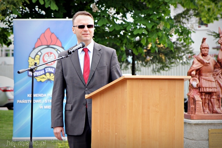 Święto Strażaka i wręczenie awansów PSP w Mielcu