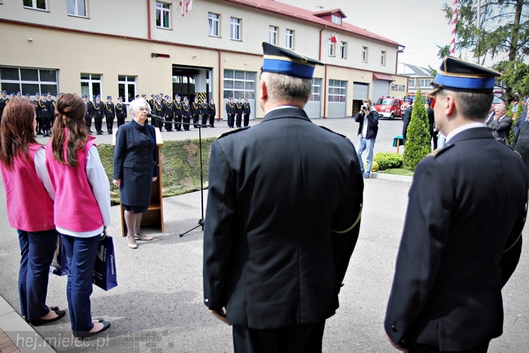 Święto Strażaka i wręczenie awansów PSP w Mielcu