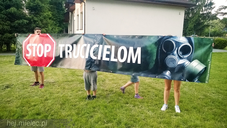 Kronospan przyjechał na Mościska. Cztery godziny sporu!