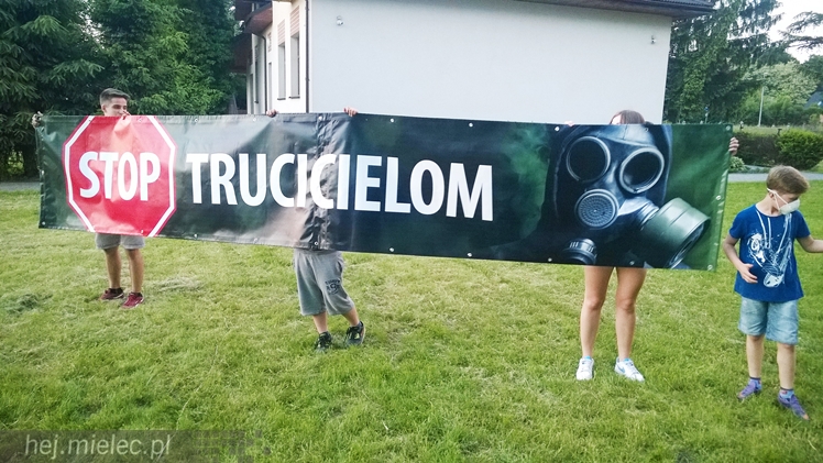 Kronospan przyjechał na Mościska. Cztery godziny sporu!