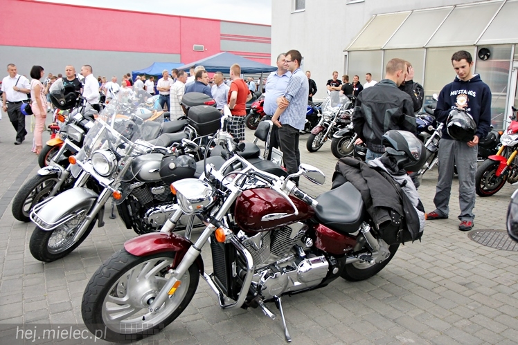 Piknik Motoryzacyjny na obiektach Reg Benz ? cz. I