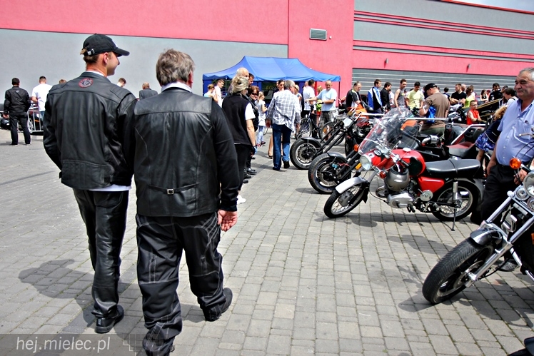 Piknik Motoryzacyjny na obiektach Reg Benz ? cz. I