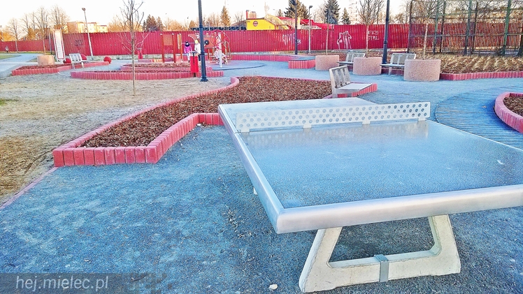 Fitness Park na błoniach działa od wiosny, korzystacie