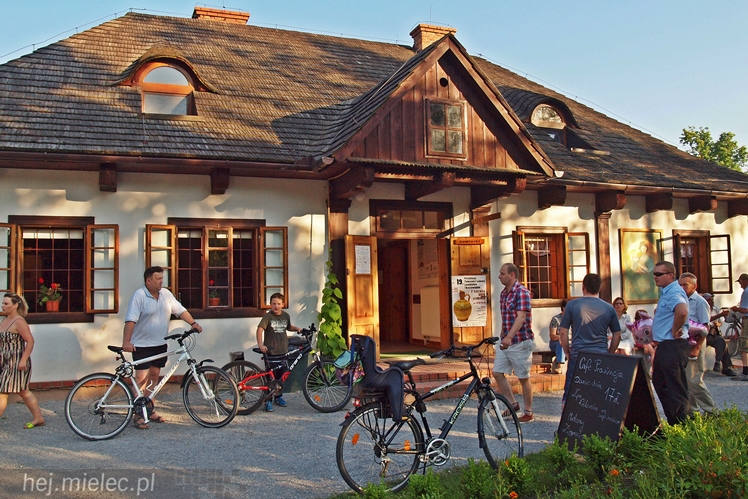 Kto garnki lepi? 19. Prezentacje już za nami