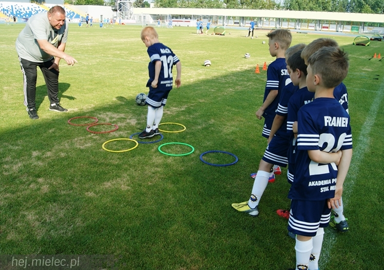 Pierwszy piłkarski Dzień Talentu przyciągnął około stu młodych mielczan