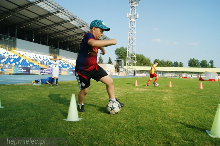 Pierwszy piłkarski Dzień Talentu przyciągnął około stu młodych mielczan