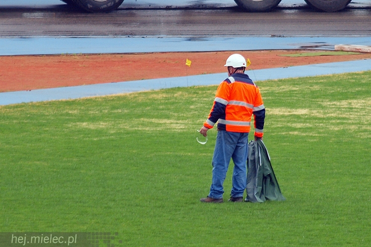 Wielka draka na Stadionie! Zrywają bieżnię lekkoatletyczną!