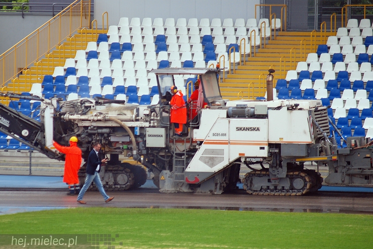 Wielka draka na Stadionie! Zrywają bieżnię lekkoatletyczną!