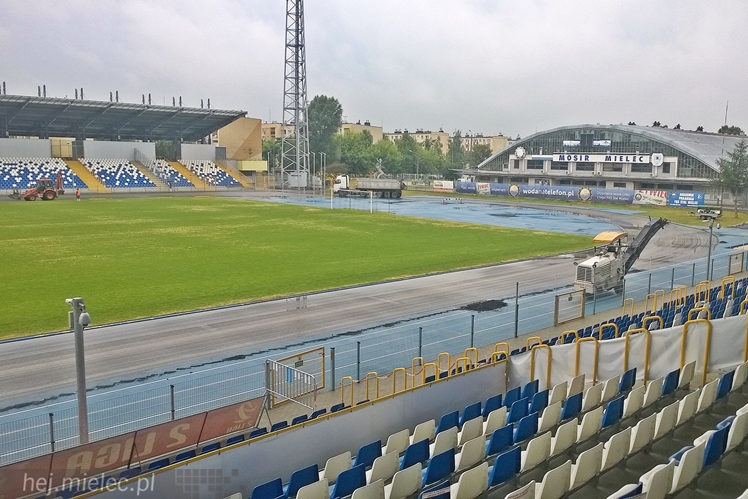 Wielka draka na Stadionie! Zrywają bieżnię lekkoatletyczną!