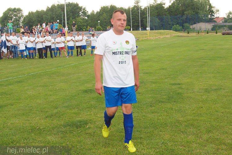 Efektowny finał PALP! Żarówka z pucharem!