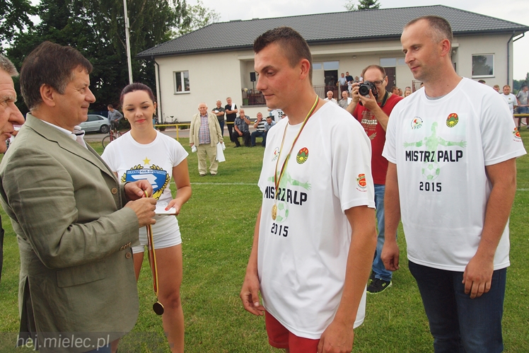 Efektowny finał PALP! Żarówka z pucharem!