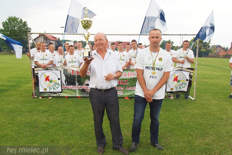 Efektowny finał PALP! Żarówka z pucharem!