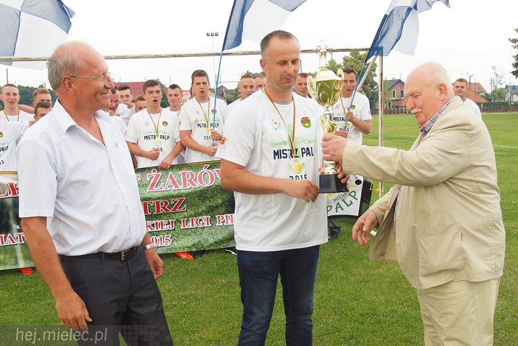 Efektowny finał PALP! Żarówka z pucharem!