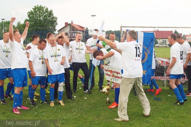 Efektowny finał PALP! Żarówka z pucharem!