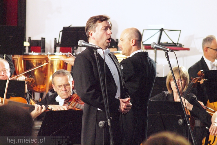 Trzech Tenorów wprawiło w zadumę by na koniec rozbawić