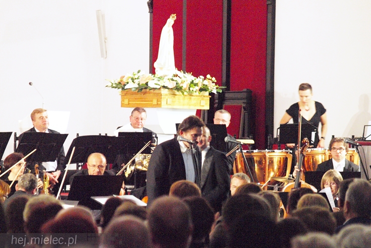 Trzech Tenorów wprawiło w zadumę by na koniec rozbawić