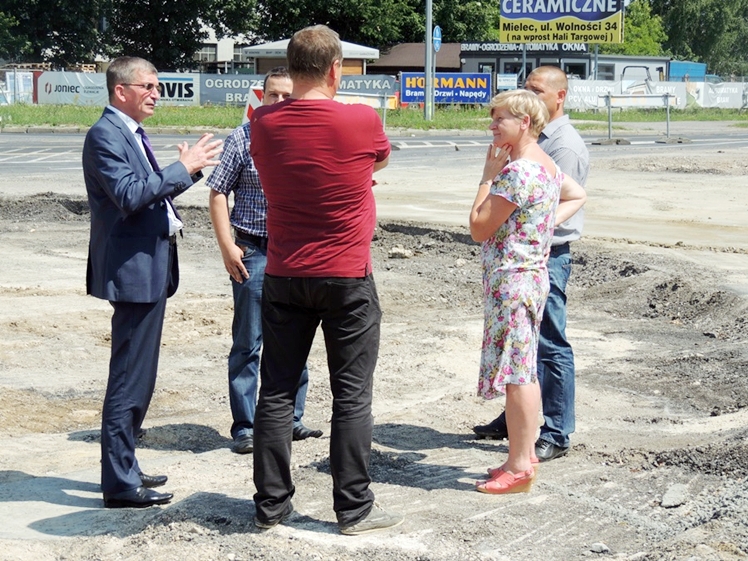 Budowa ronda przebiega zgodnie z harmonogramem