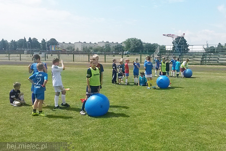 Wakacje z Akademią Piłkarską FKS Stal Mielec