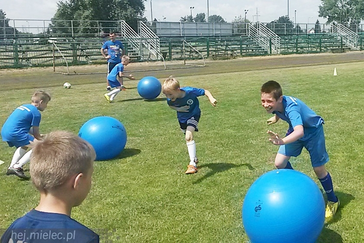 Wakacje z Akademią Piłkarską FKS Stal Mielec