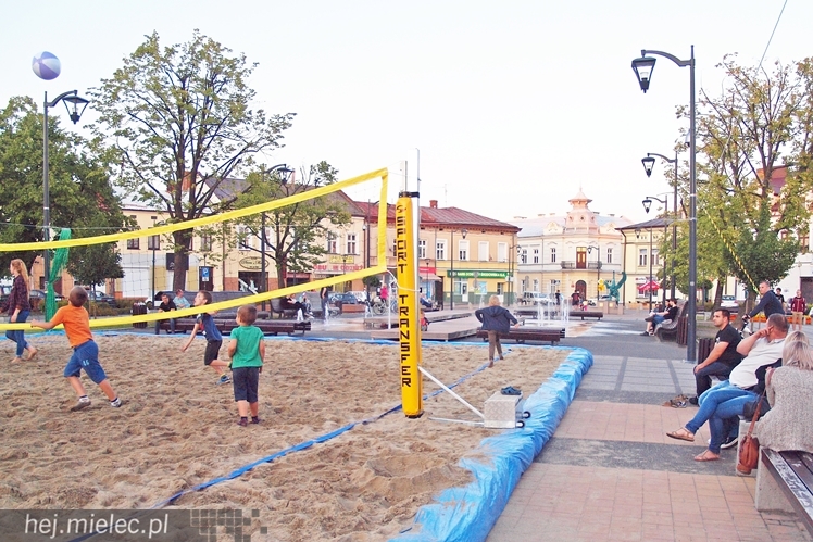 Siatkarska inauguracja rynkowych weekendów