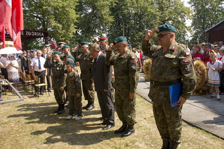 Nadanie sztandaru Jednostce Strzeleckiej im. gen. Władysława Sikorskiego