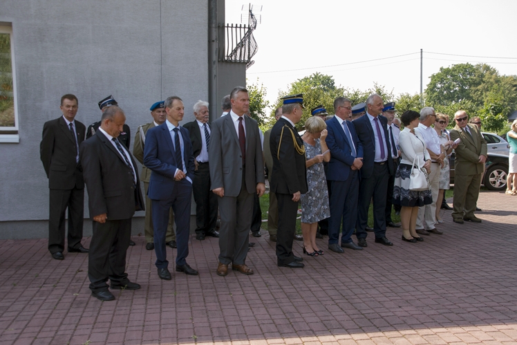 Nadanie sztandaru Jednostce Strzeleckiej im. gen. Władysława Sikorskiego
