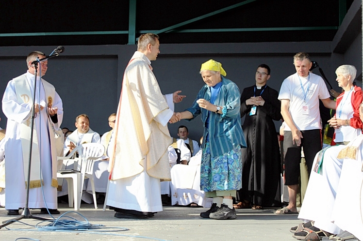 Piąty dzień Pieszej Pielgrzymki Tarnowskiej czasem adoracji Najświętszego Sakramentu