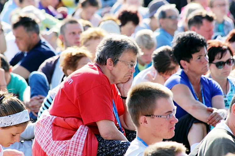 Piąty dzień Pieszej Pielgrzymki Tarnowskiej czasem adoracji Najświętszego Sakramentu