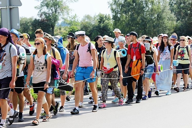 Piąty dzień Pieszej Pielgrzymki Tarnowskiej czasem adoracji Najświętszego Sakramentu