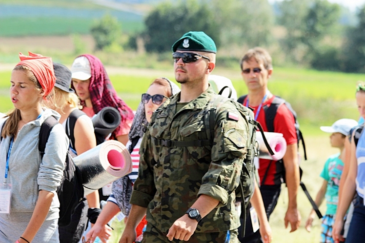 Piąty dzień Pieszej Pielgrzymki Tarnowskiej czasem adoracji Najświętszego Sakramentu