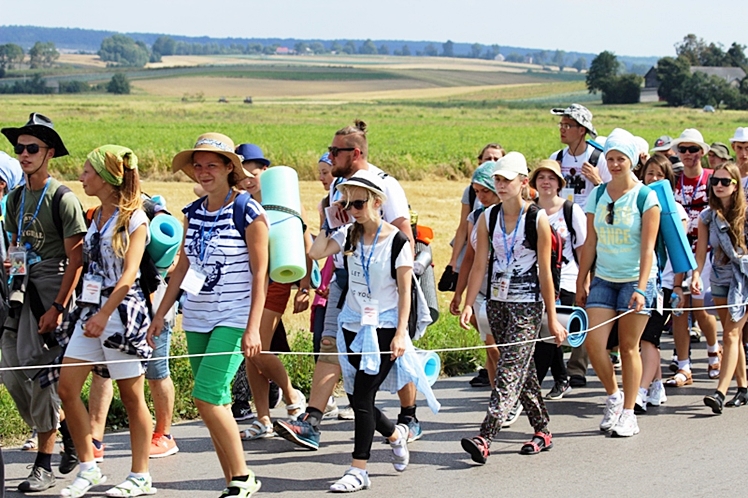 Piąty dzień Pieszej Pielgrzymki Tarnowskiej czasem adoracji Najświętszego Sakramentu