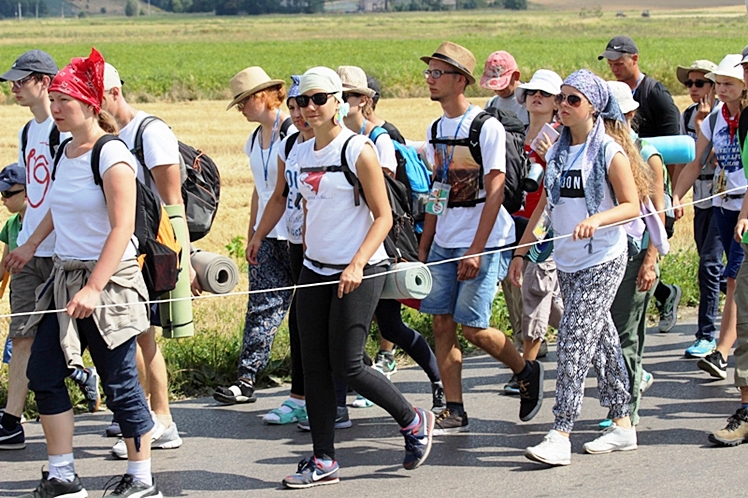 Piąty dzień Pieszej Pielgrzymki Tarnowskiej czasem adoracji Najświętszego Sakramentu