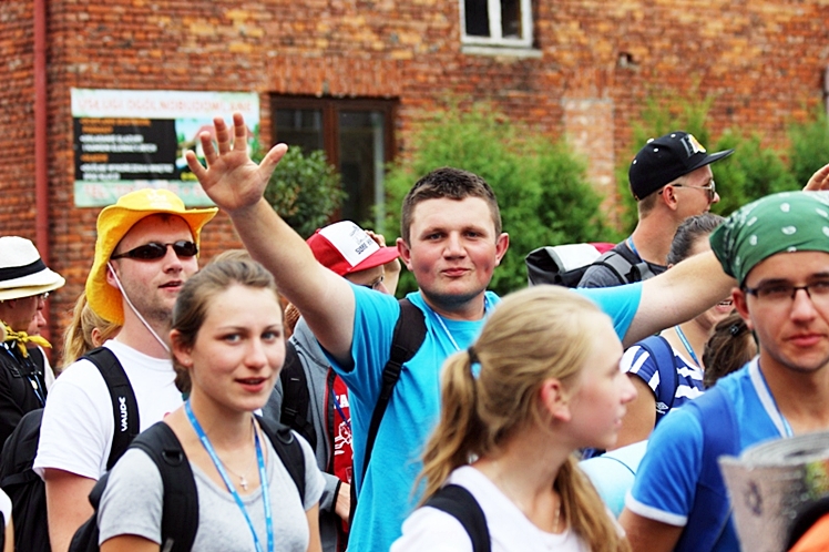 Piąty dzień Pieszej Pielgrzymki Tarnowskiej czasem adoracji Najświętszego Sakramentu