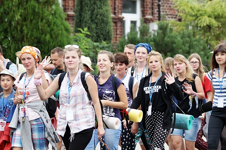 Piąty dzień Pieszej Pielgrzymki Tarnowskiej czasem adoracji Najświętszego Sakramentu