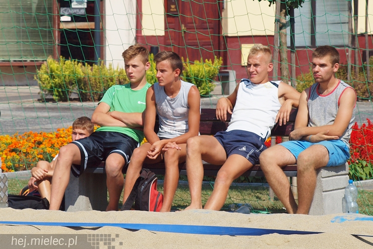 Spontaniczny turniej siatkówki