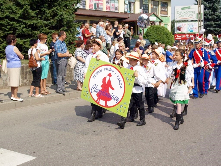 ?Chorzelowiacy? i delegacja Gminy Mielec na Dożynkach Gminnych w Goleszowie
