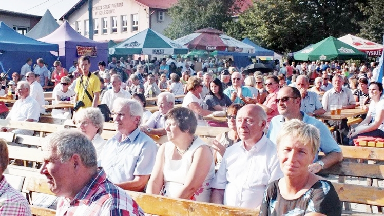 ?Chorzelowiacy? i delegacja Gminy Mielec na Dożynkach Gminnych w Goleszowie
