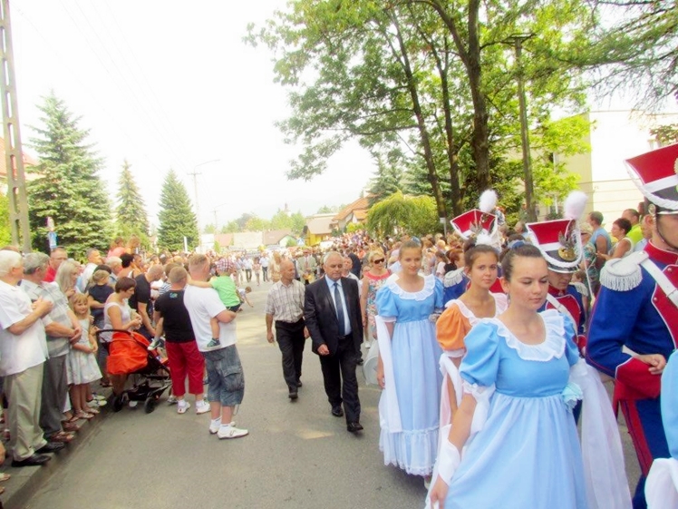 ?Chorzelowiacy? i delegacja Gminy Mielec na Dożynkach Gminnych w Goleszowie