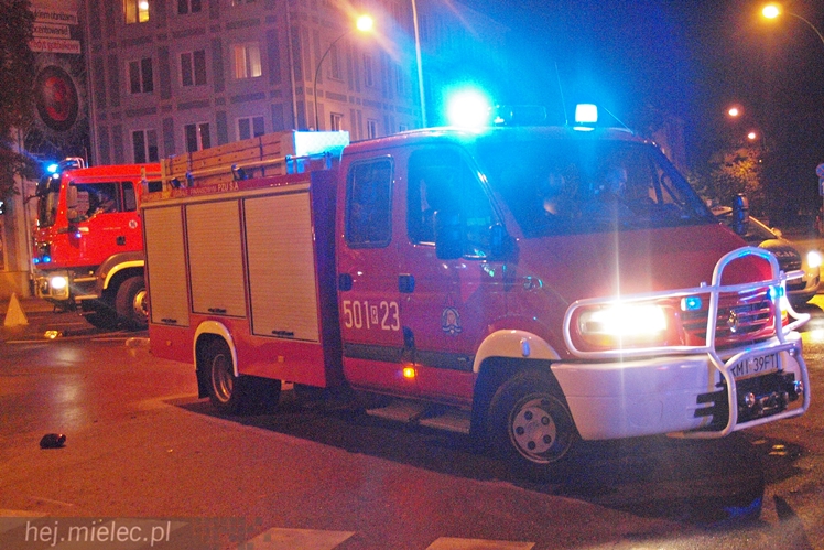 Groźnie pod Pasażem. Pędził po centrum i doprowadził do wypadku?