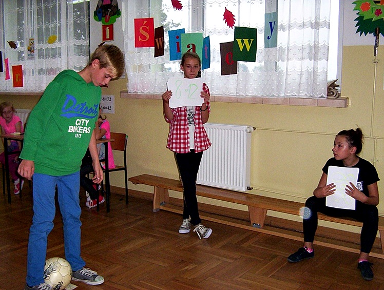 V Światowy Dzień Tabliczki Mnożenia w Szkole Podstawowej w Zabrniu
