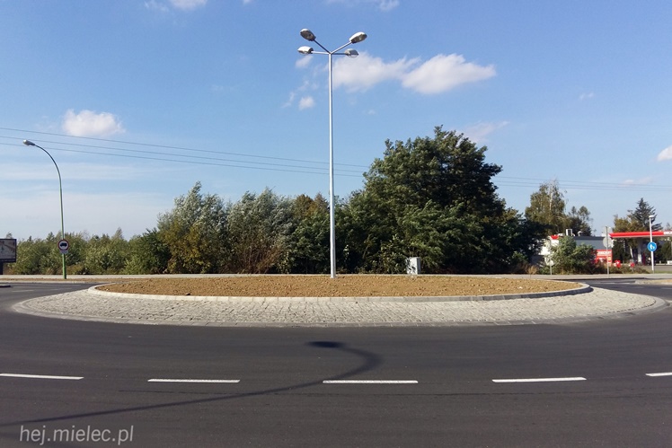 Zakończyła się budowa ronda na Alei Kwiatkowskiego