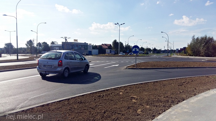 Zakończyła się budowa ronda na Alei Kwiatkowskiego