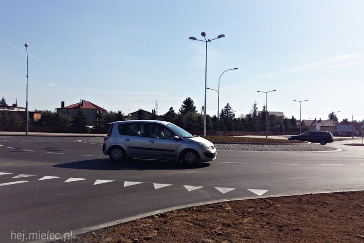 Zakończyła się budowa ronda na Alei Kwiatkowskiego